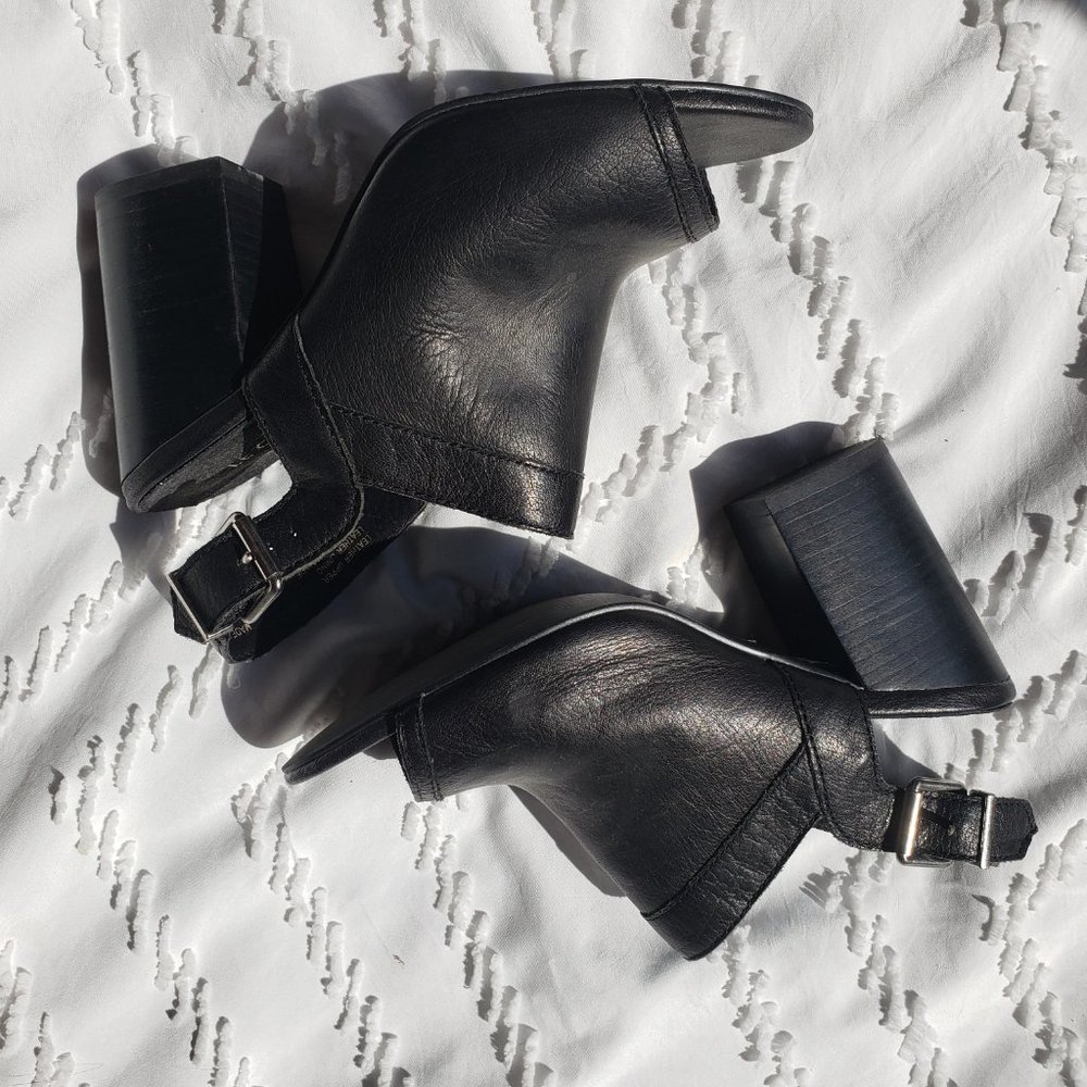 Le Chateau Genuine Leather Slingbacks Size 8 - Picture 2 of 4